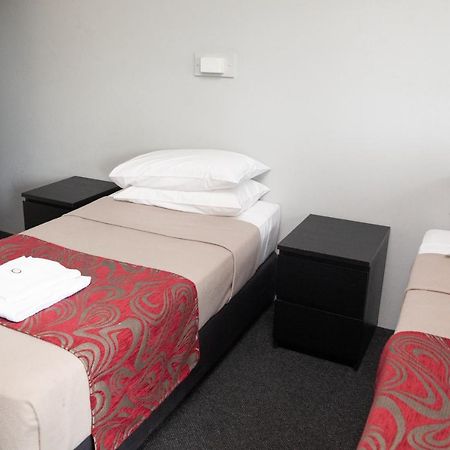 Royal Hotel Сингълтън Екстериор снимка