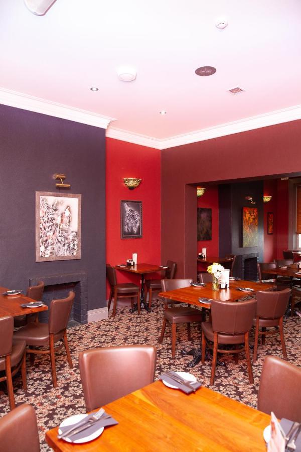 Royal Hotel Сингълтън Екстериор снимка