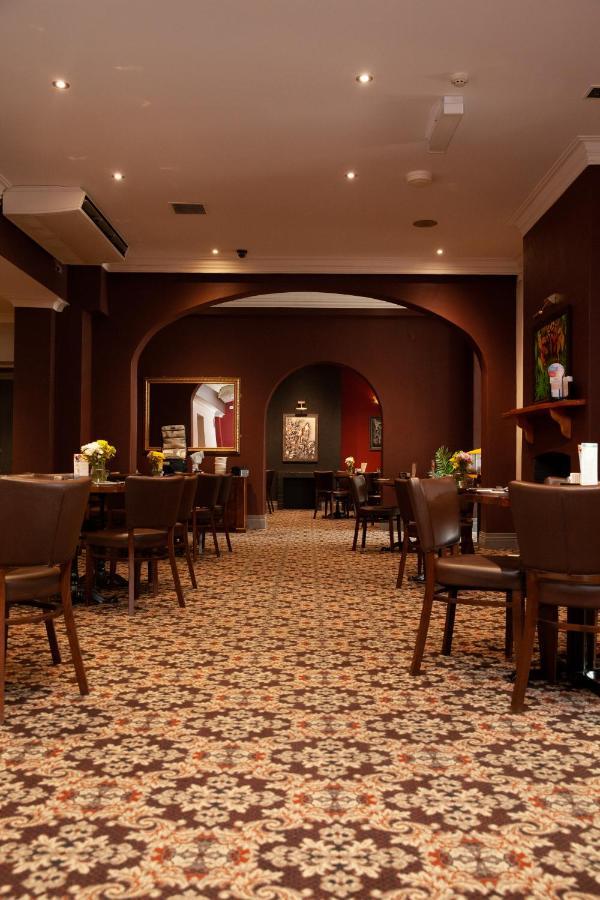 Royal Hotel Сингълтън Екстериор снимка