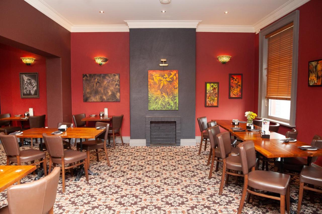 Royal Hotel Сингълтън Екстериор снимка