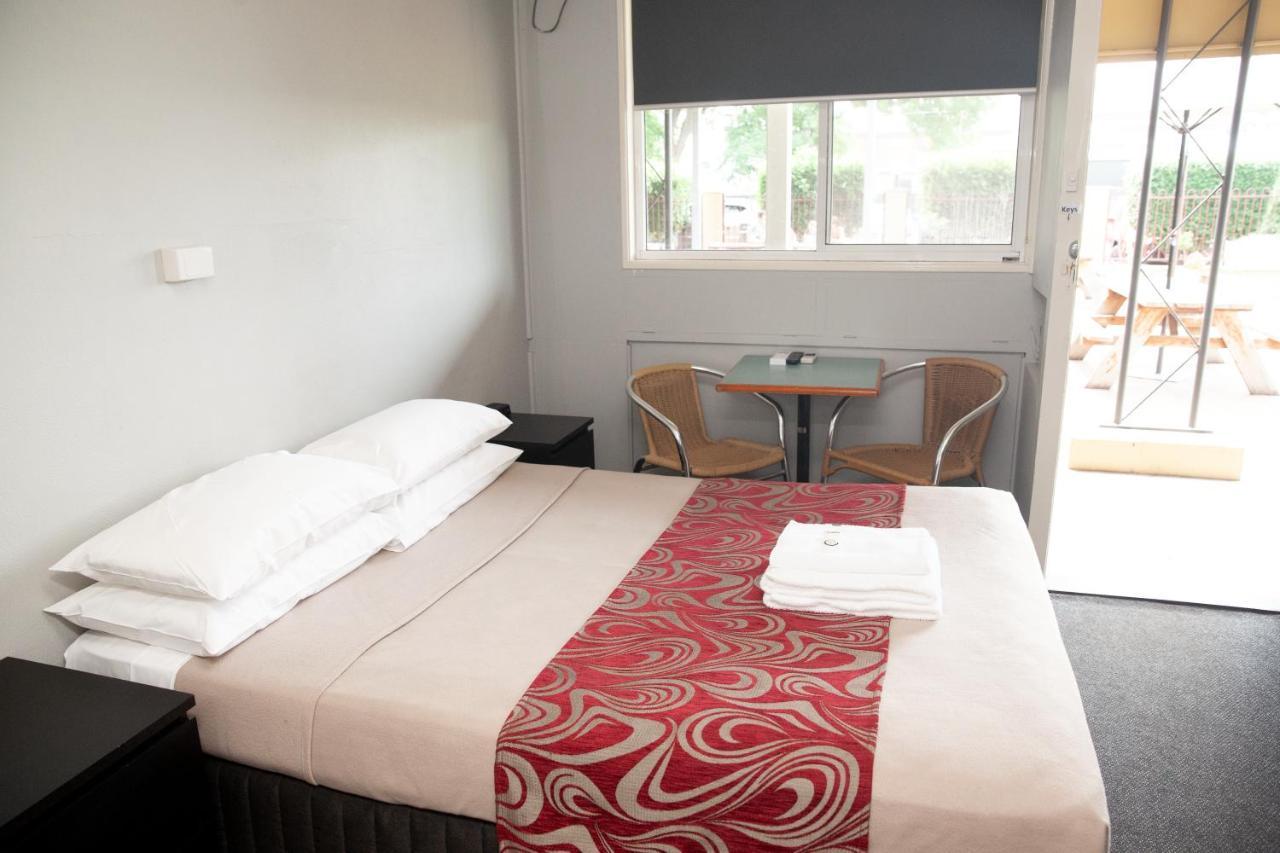 Royal Hotel Сингълтън Екстериор снимка